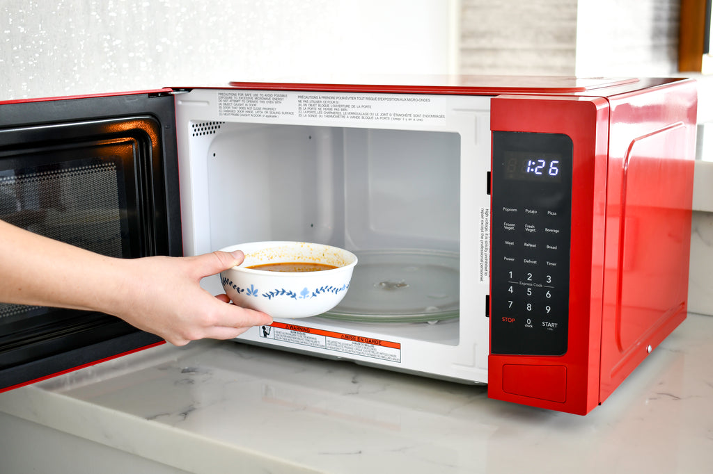 Frigidaire, 1.1 Cu. Ft. Countertop Microwave Oven, Red